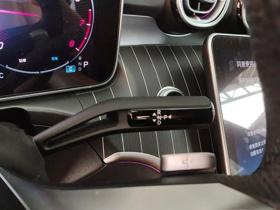 Mercedes-Benz C-Class — миниатюра 16