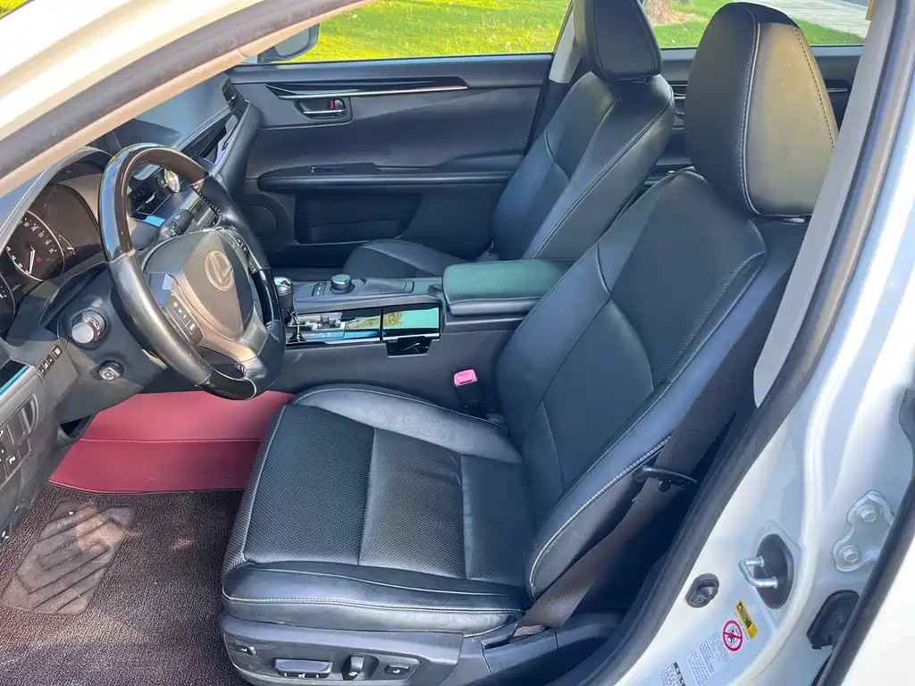 Lexus ES — миниатюра 9