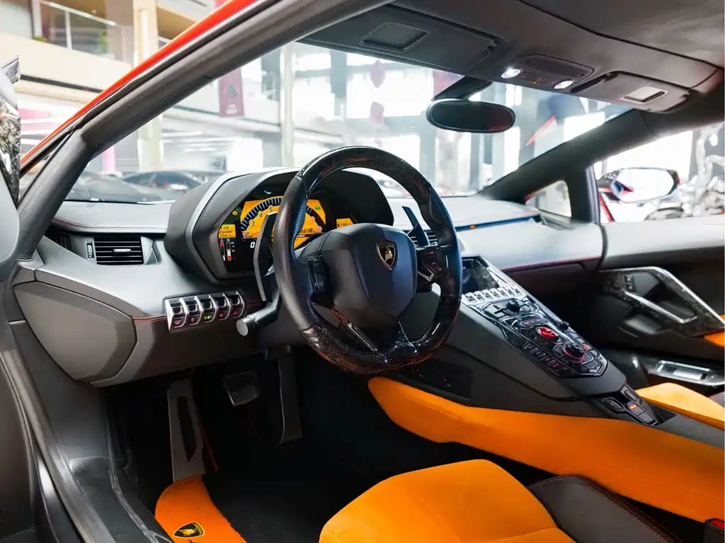 Lamborghini Aventador — миниатюра 9