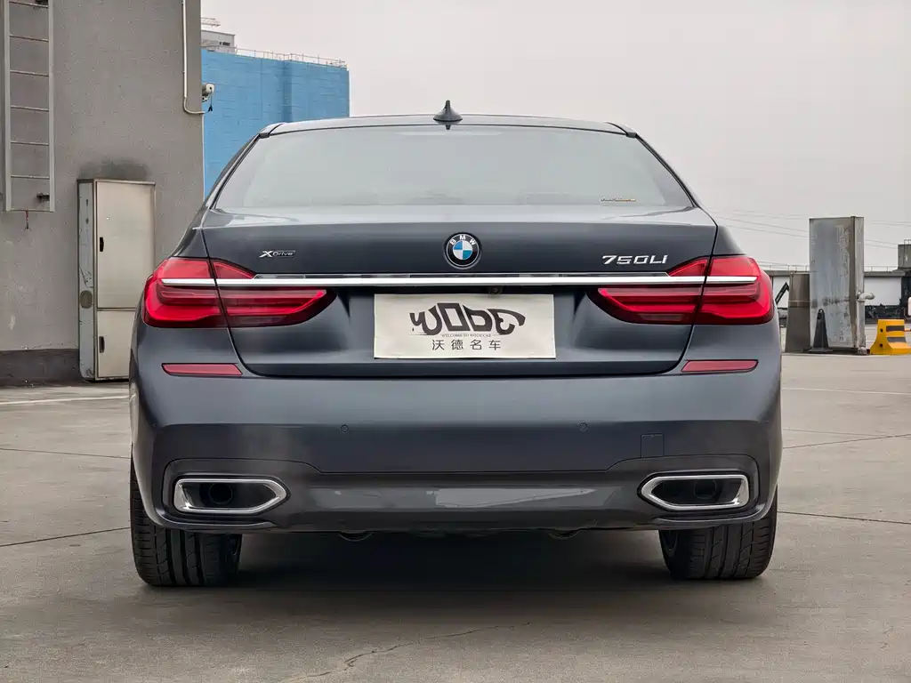 BMW 7 SERIES