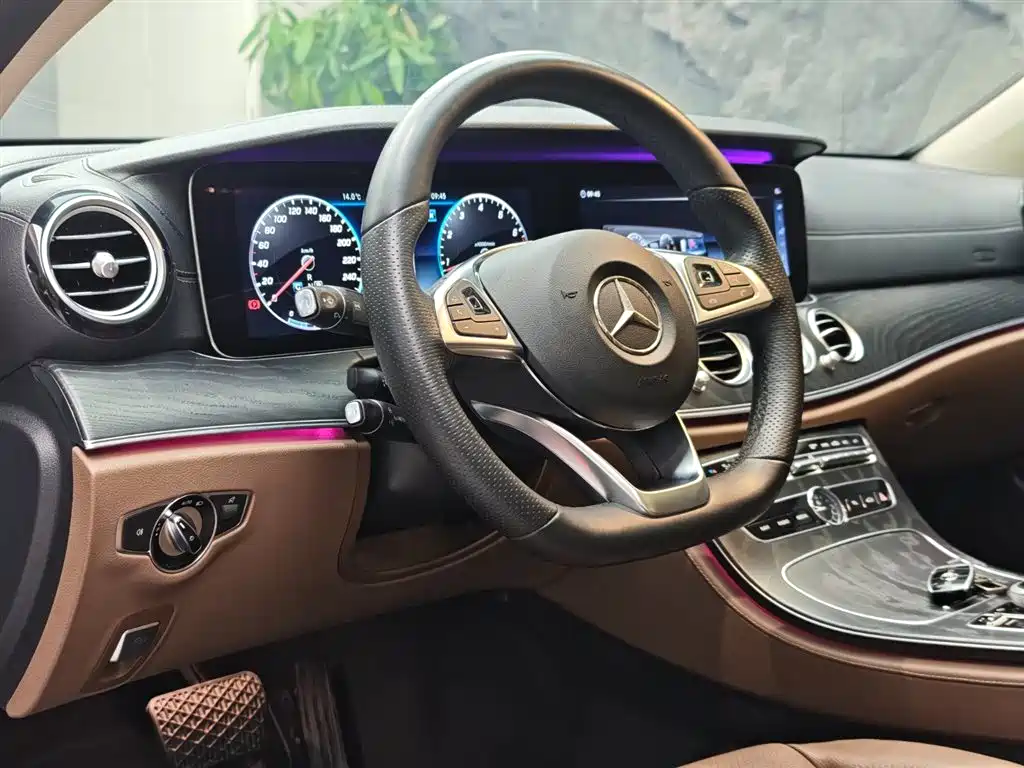 MERCEDES-BENZ E CLASS