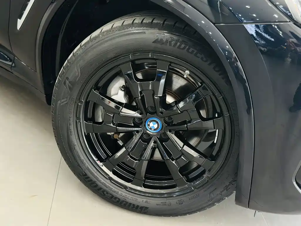 BMW iX3 2024 — фото 12