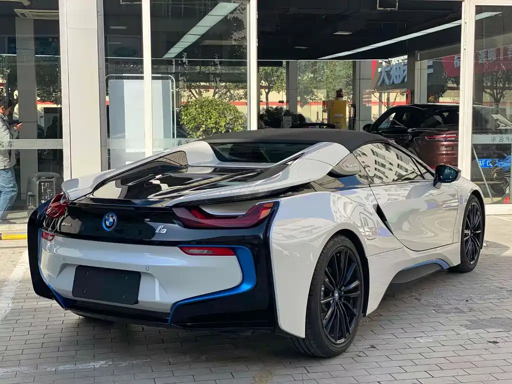BMW i8 — миниатюра 7