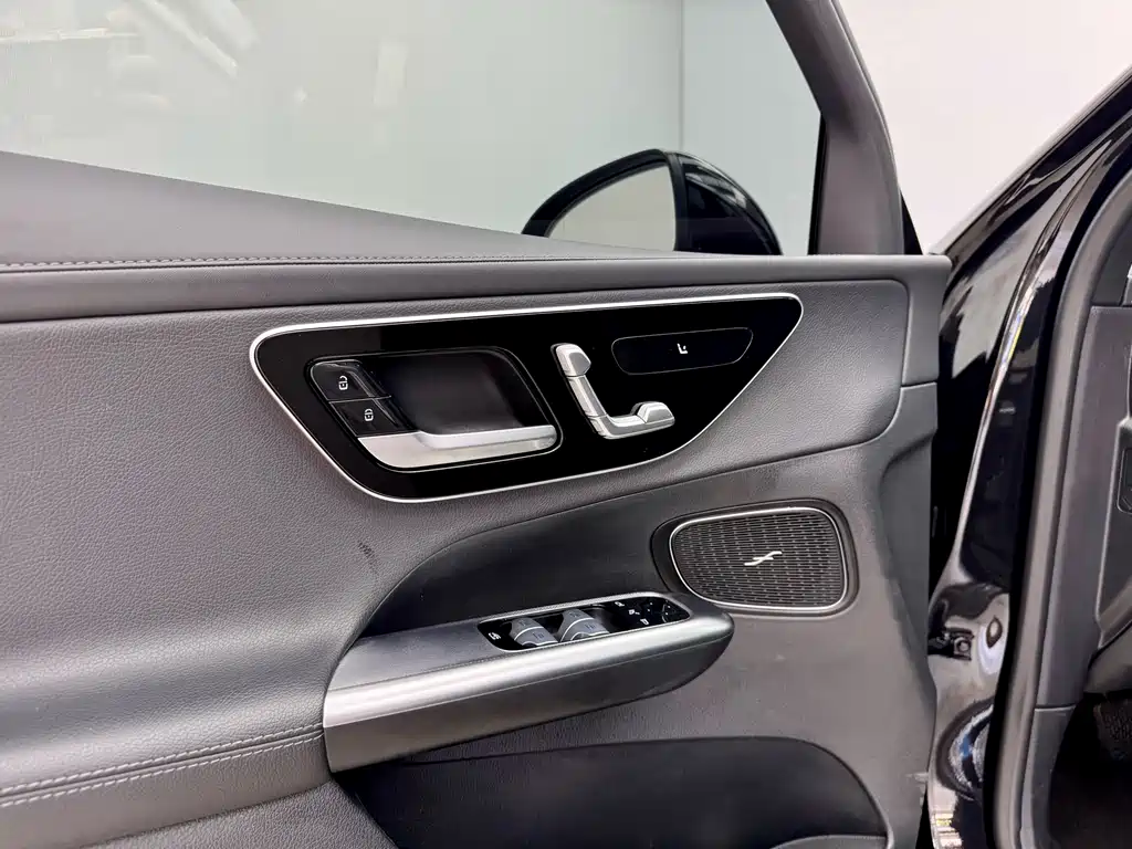 Mercedes-Benz GLC 2024 GLC 260 L 4MATIC 5 мест