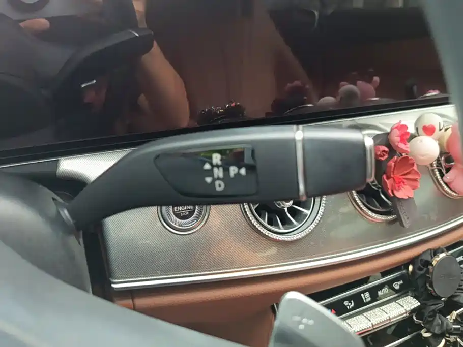 Mercedes-Benz E-Class (Import) — миниатюра 16