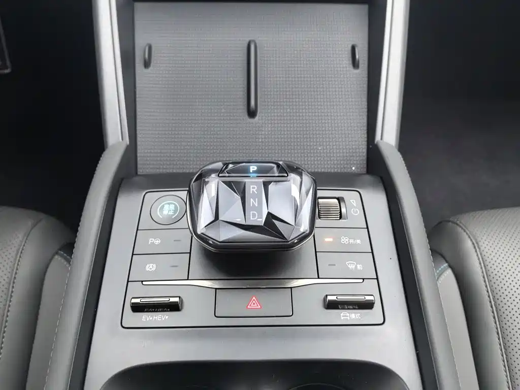 BYD Qin L — миниатюра 13