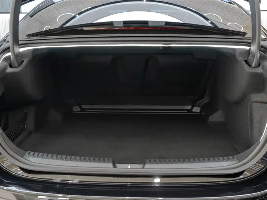 Mercedes-Benz E-Class E 2025 E 300 L Luxury