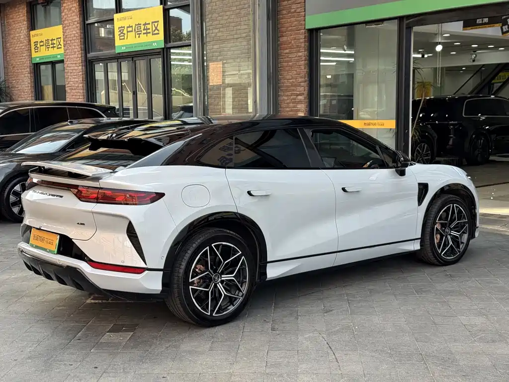 BYD L EV — миниатюра 7