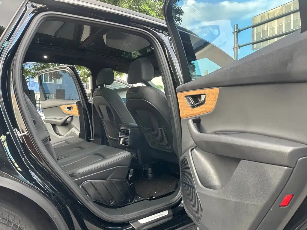Audi Q7 — миниатюра 7