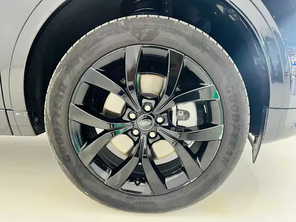 Land Rover Discovery Sport — миниатюра 17