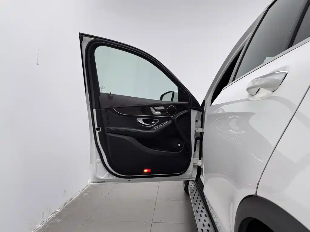 Mercedes-Benz GLC — миниатюра 8