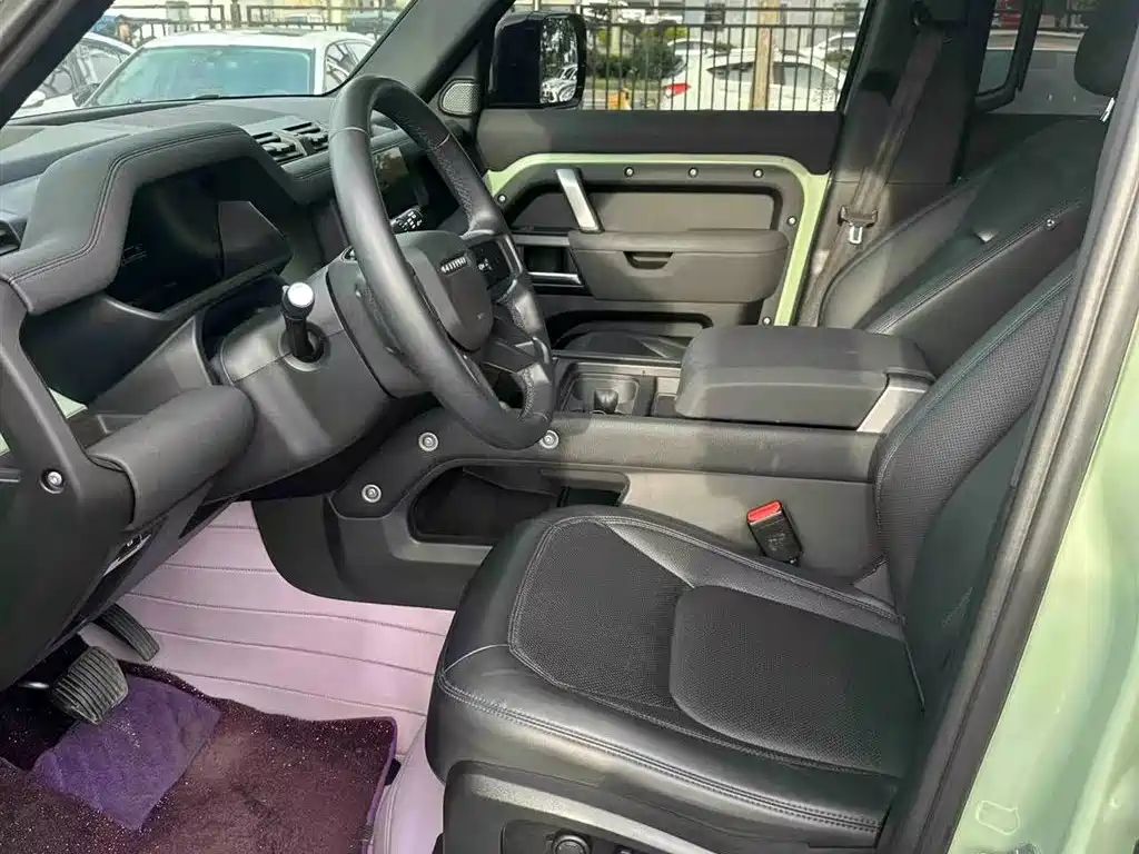 Land Rover Defender 2023