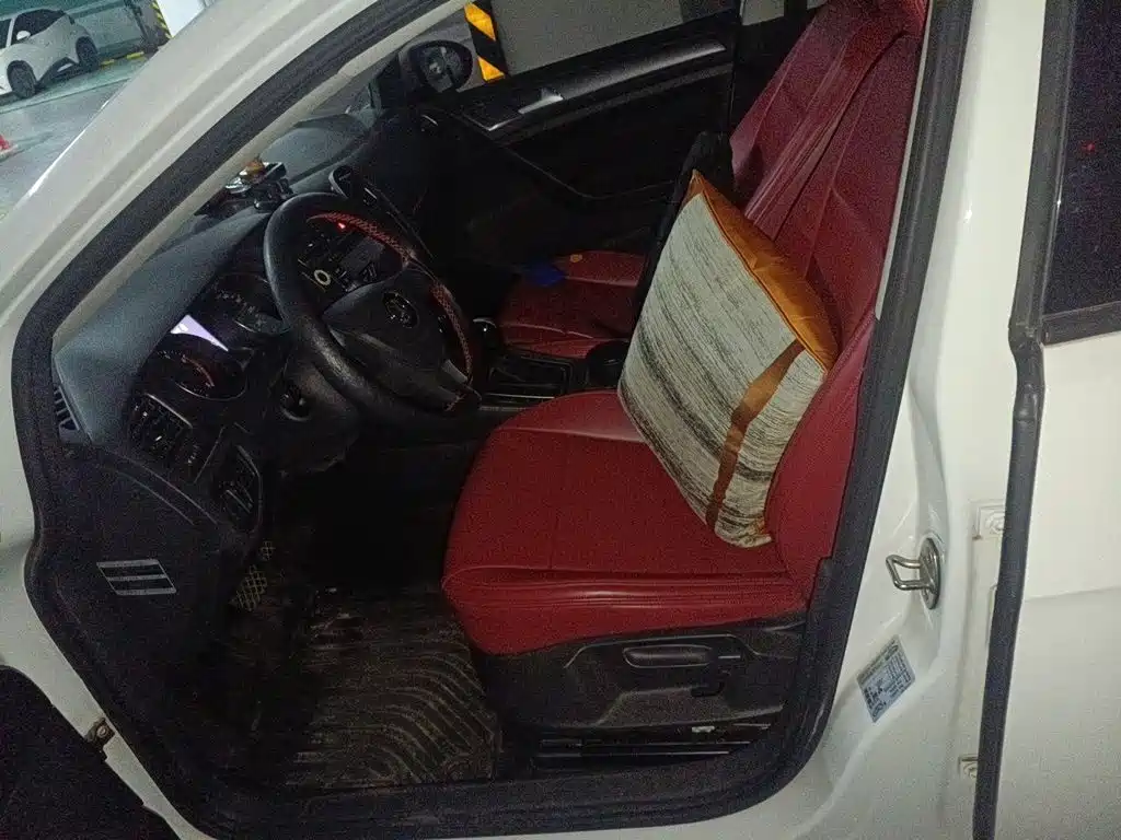 Volkswagen Golf — миниатюра 11