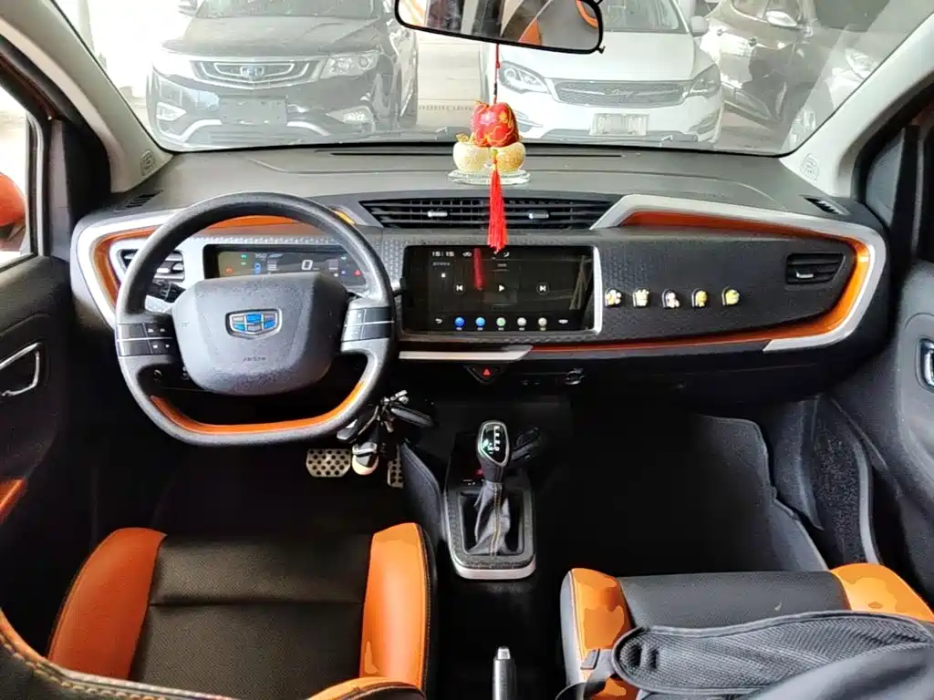 Geely Vision X1 — миниатюра 6