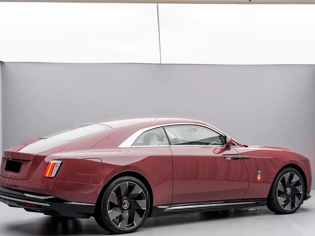 Rolls-Royce Phantom — миниатюра 10