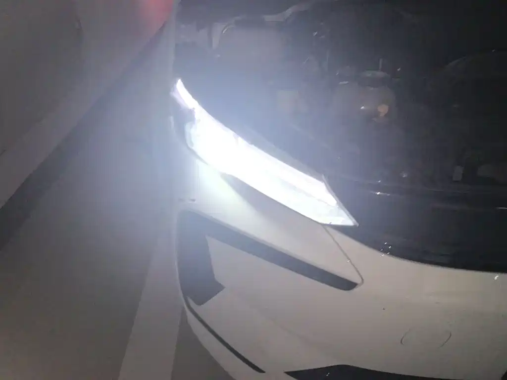 Geely L HiP — миниатюра 7