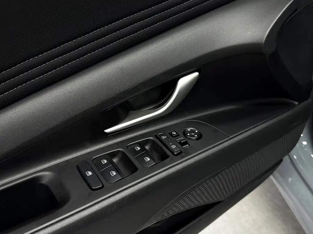 Hyundai Elantra 2022 1.5L CVT LUX Luxury