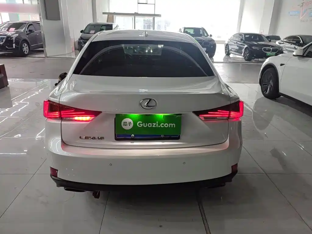 Lexus IS — миниатюра 6