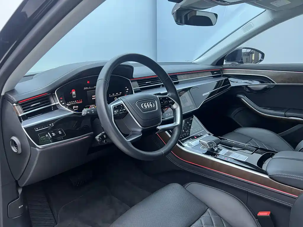 AUDI A8