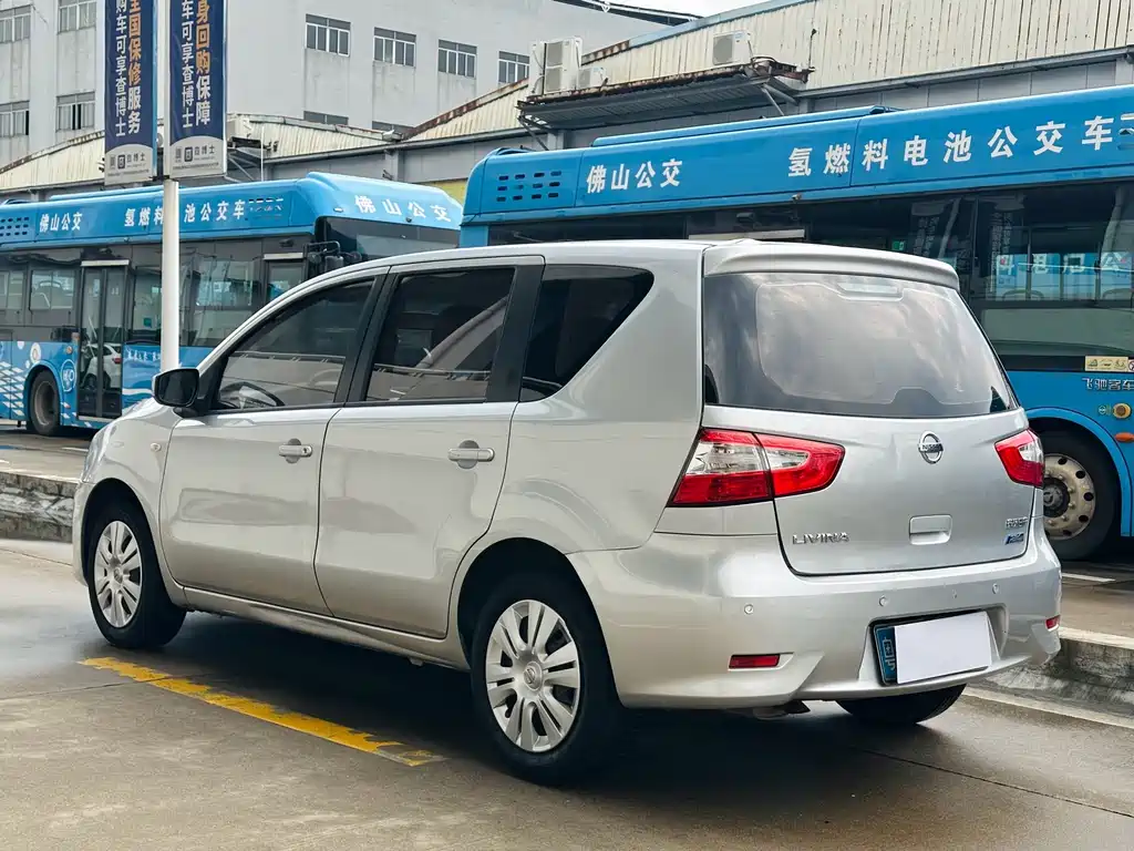 Nissan Livina — миниатюра 5