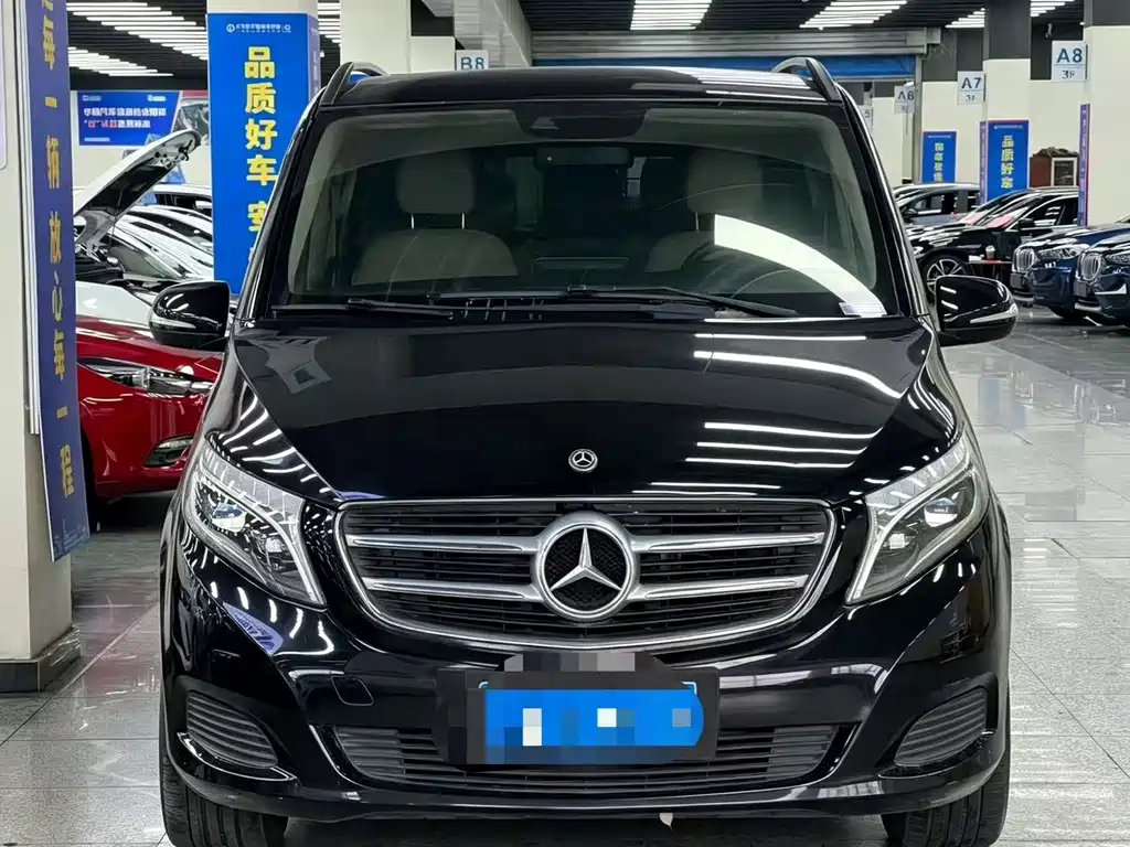 Mercedes-Benz V-Class — миниатюра 2