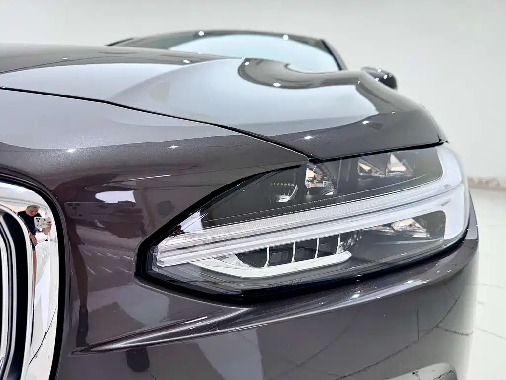 Volvo S90 2024 B5 Luxury