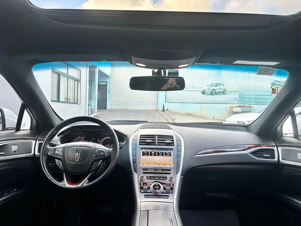 Lincoln MKZ — миниатюра 14