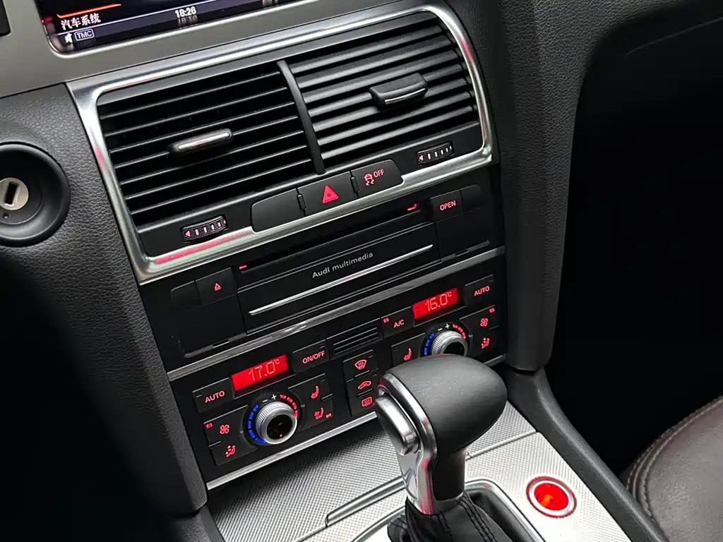 Audi Q7 — миниатюра 12