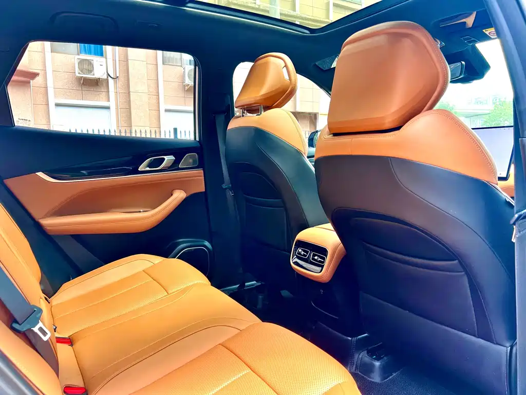 Geely Boyue L — миниатюра 13