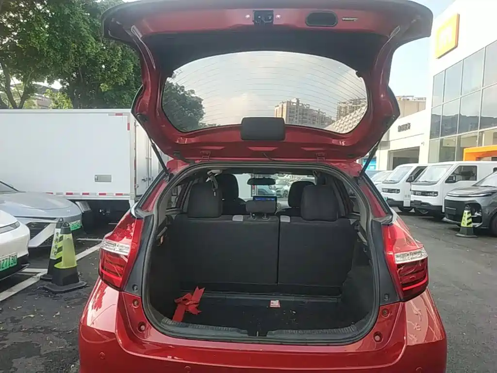Toyota Yaris L — миниатюра 19
