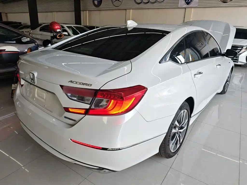 Honda Accord — миниатюра 7