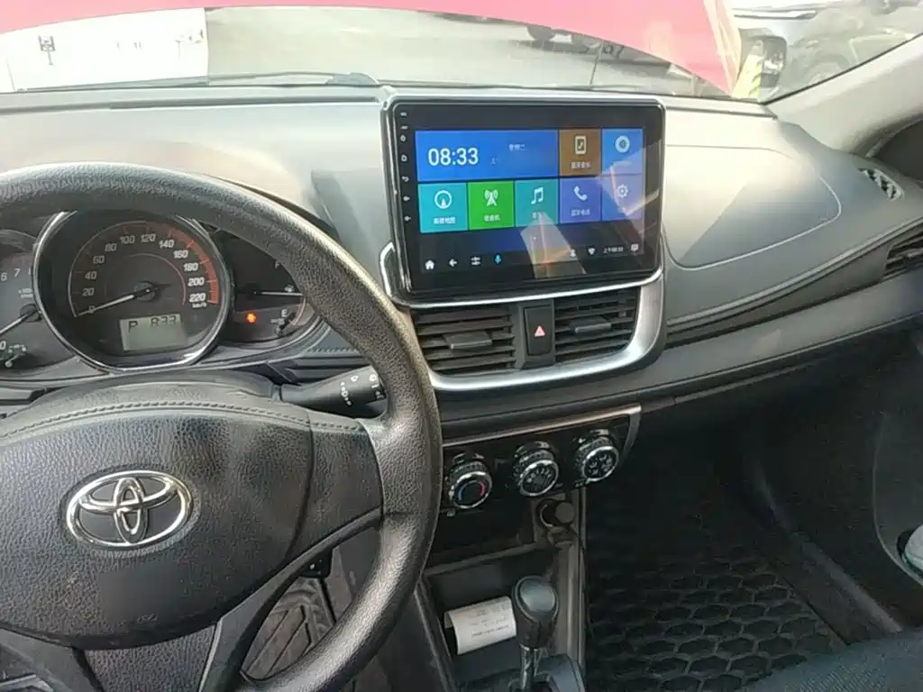 Toyota Yaris L — миниатюра 10