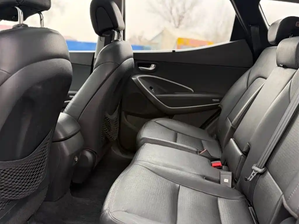Hyundai Santa Fe 2013 2.4L AT