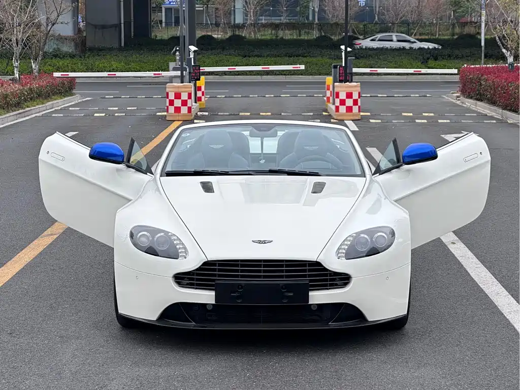 Aston Martin V8 Vantage 2017 4.7L S