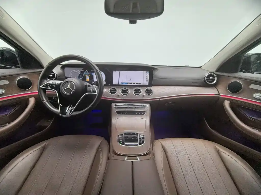 Mercedes-Benz E-Class — миниатюра 5