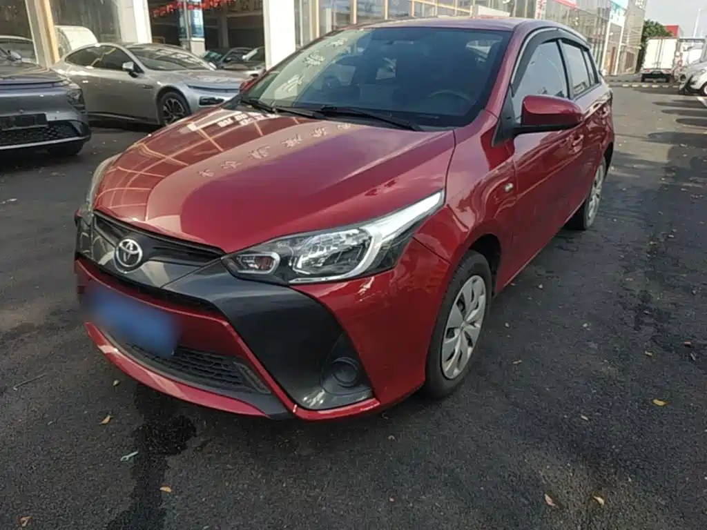 Toyota Yaris L — миниатюра 2