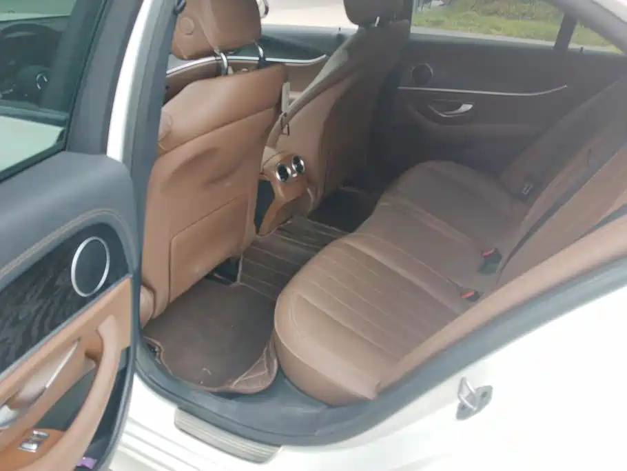 Mercedes-Benz E-Class (Import) — миниатюра 11