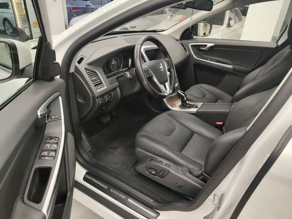 Volvo XC60 2017 T5