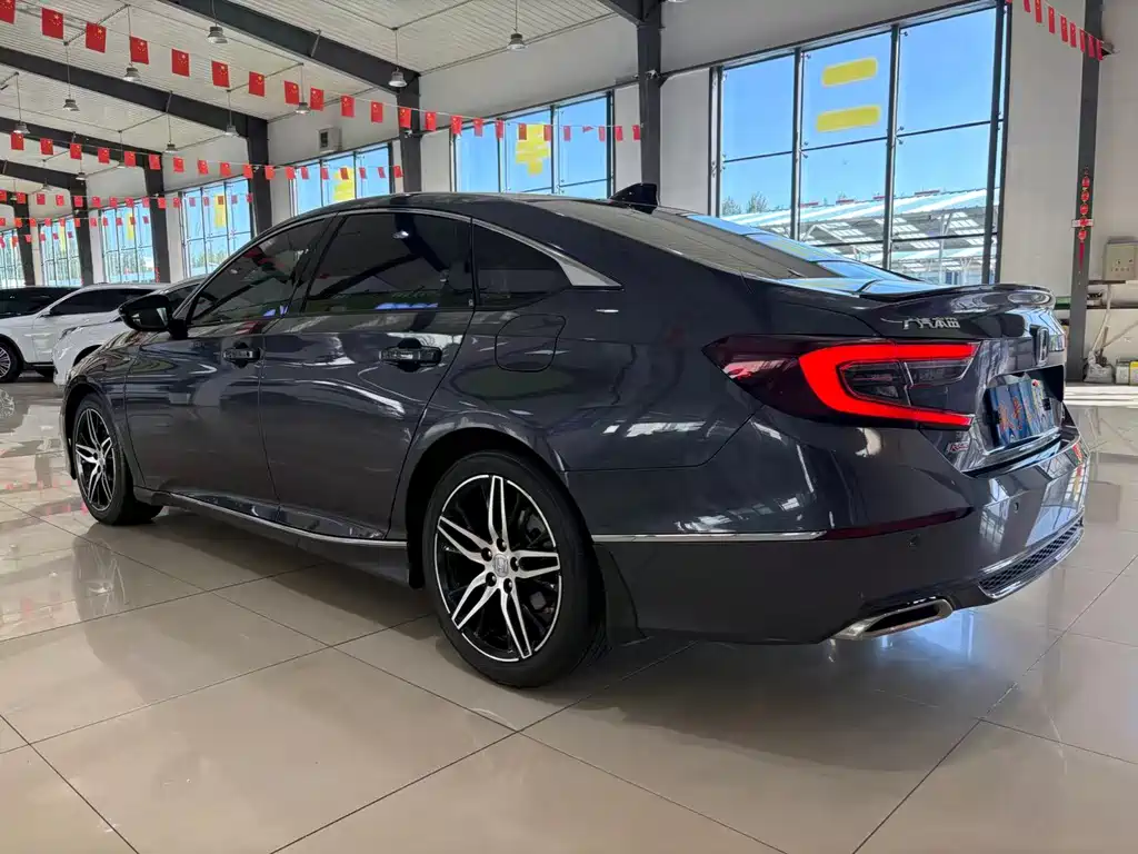 Honda Accord — миниатюра 6