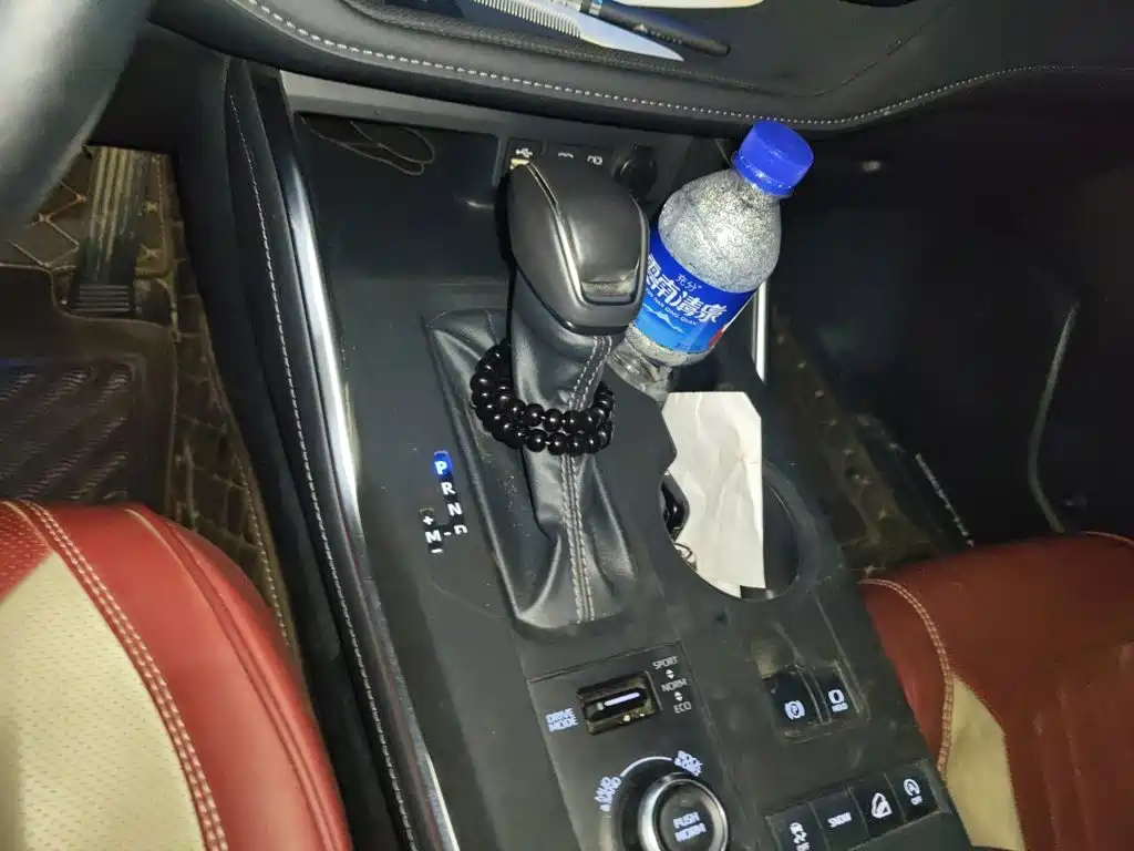 Toyota Crown Kluger — миниатюра 10