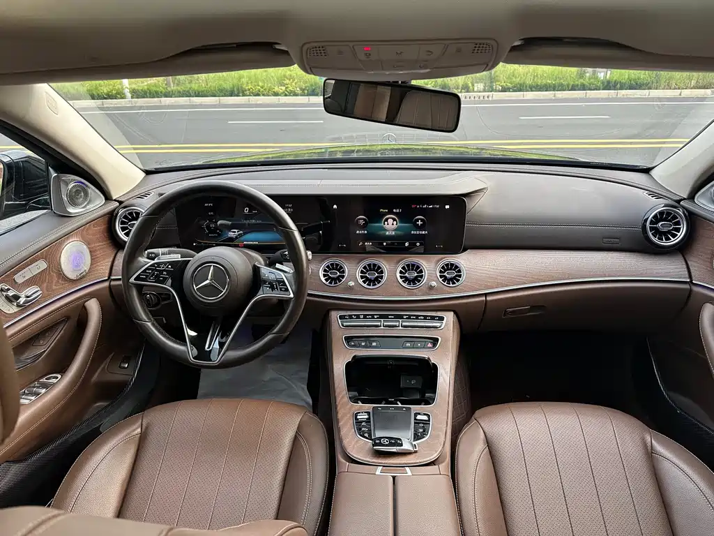 Mercedes-Benz E-Class — миниатюра 15