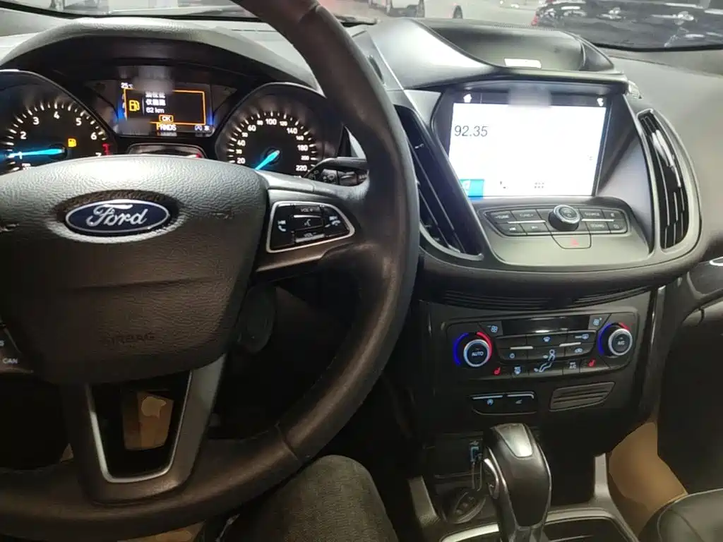 Ford Kuga — миниатюра 10