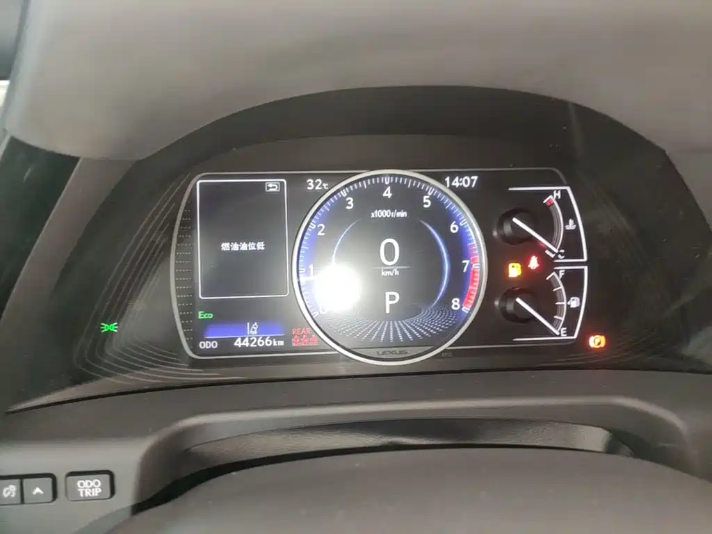 Lexus ES — миниатюра 12
