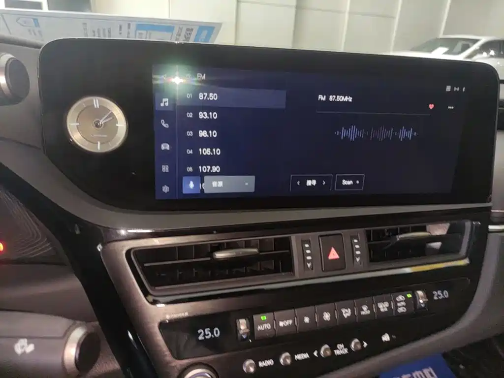 Lexus ES — миниатюра 13