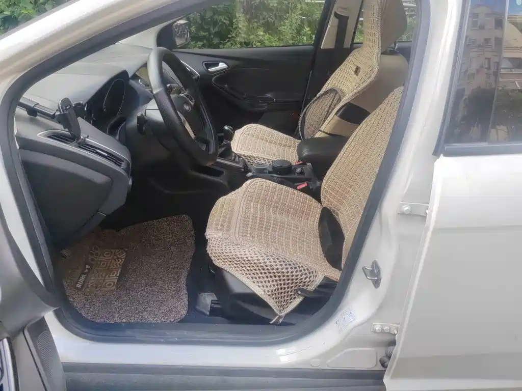 Ford Focus — миниатюра 8