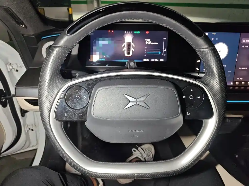 XPeng P7 — миниатюра 3