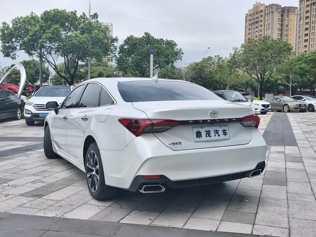 Toyota Avalon — миниатюра 6