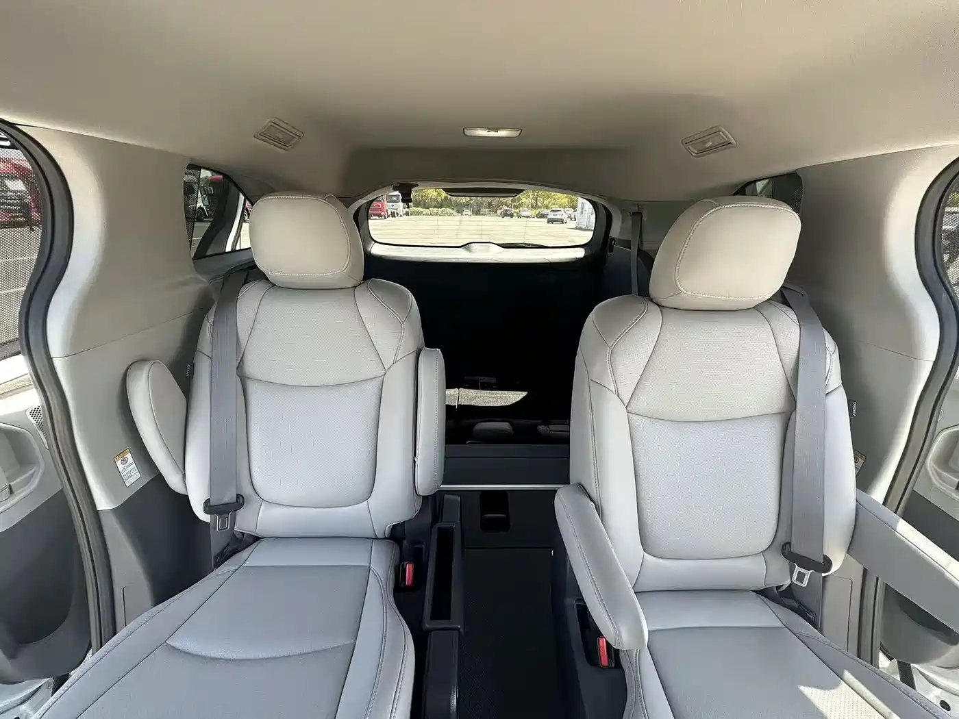 Toyota Sienna 2026 Белый из Китая, фото 2