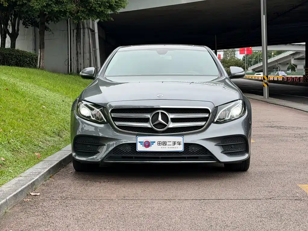 Mercedes-Benz E-Class — миниатюра 2