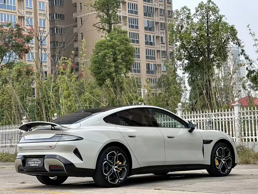 Xiaomi SU7 — миниатюра 8